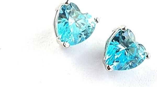 Sky Diamond Blue Aquamarin Taşlı Minimal Kalp Küpe  - Image 1