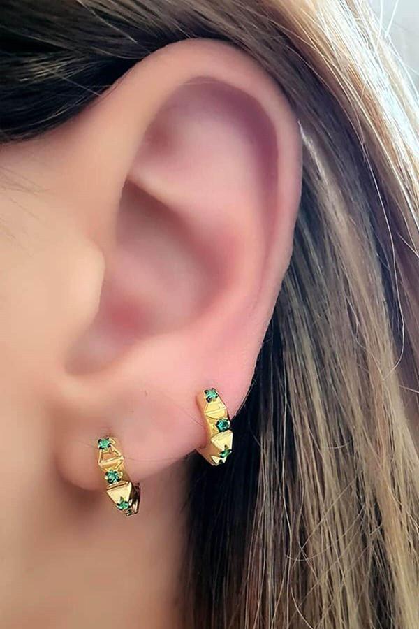 Yeşil zirkon taşlı minimal gümüş halka küpe 0.5 cm - Image 1