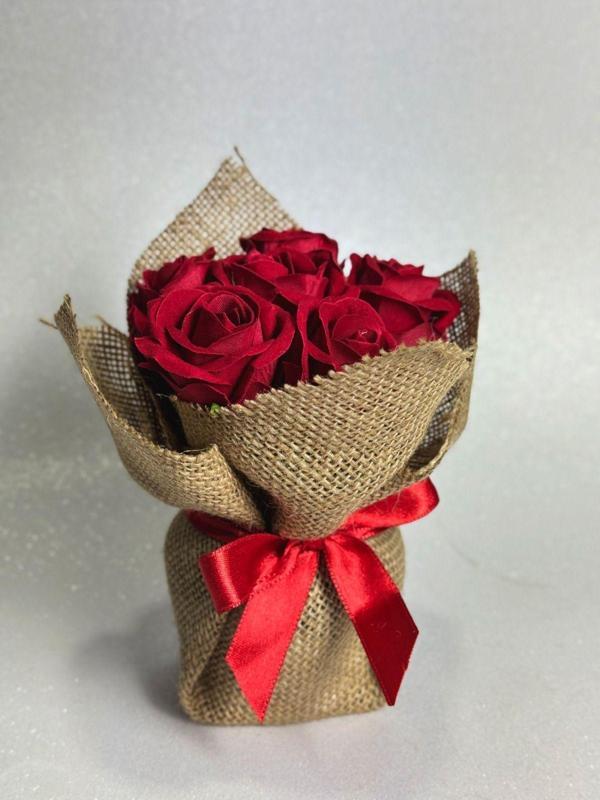 Kadife Yapay Gül Sevgiliye - Kız Arkadaşa - Anneye Hediye Çiçek Doğum Günü Sepeti - Image 1