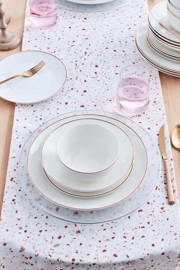 Karaca Leon Rose Gold 24 Parça 6 Kişilik Porselen Yemek Takımı - Image 1