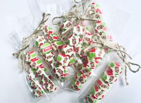 Şekerci Yaşar Yılbaşı 2025 Desenli Özel Parmak Şeker 50 Adet - Image 1