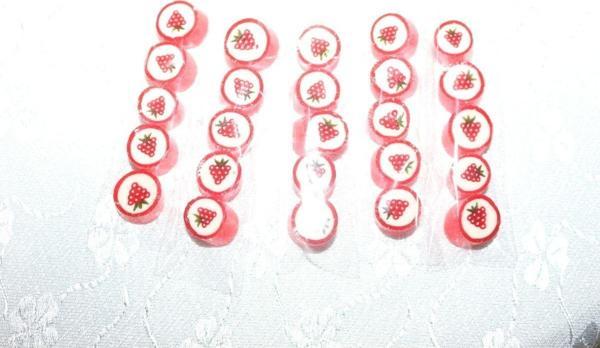 Şekerci Yaşar Çilek Desenli Parmak Lolly 24 Adet - Image 1