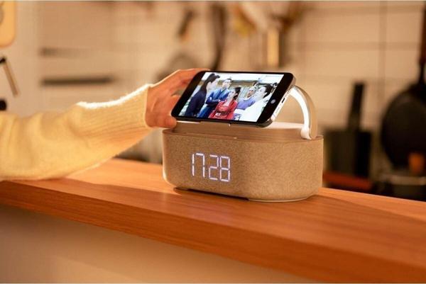 Stobom Keyif Kablosuz Şarjlı Bluetooth Hoparlör Ve Led Aydınlatmalı Alarmlı Dijital Saat - Image 1