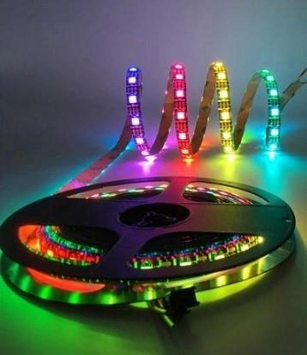 VİTO RGB ÜÇ ÇİP İÇ MEKAN LED ŞERİT 14.4W RGB - Image 1