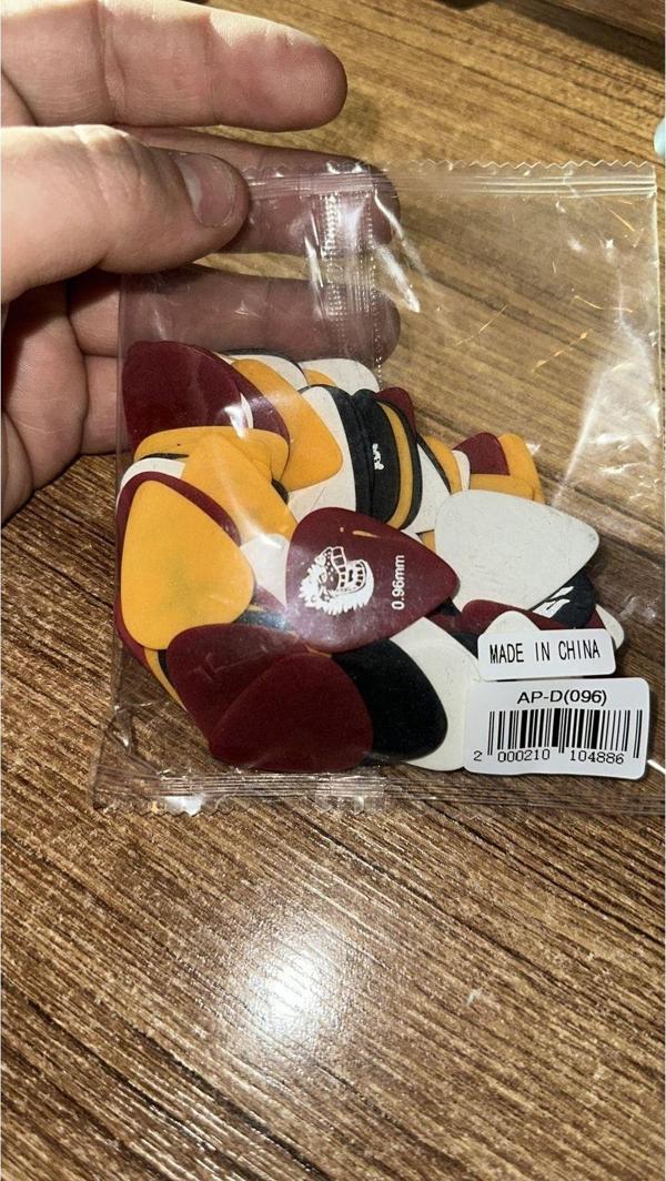 Alice Apd096 0.96 Numara Mat Ve Resimli 100 Lü Paket Kaliteli Gitar Penası - Image 1