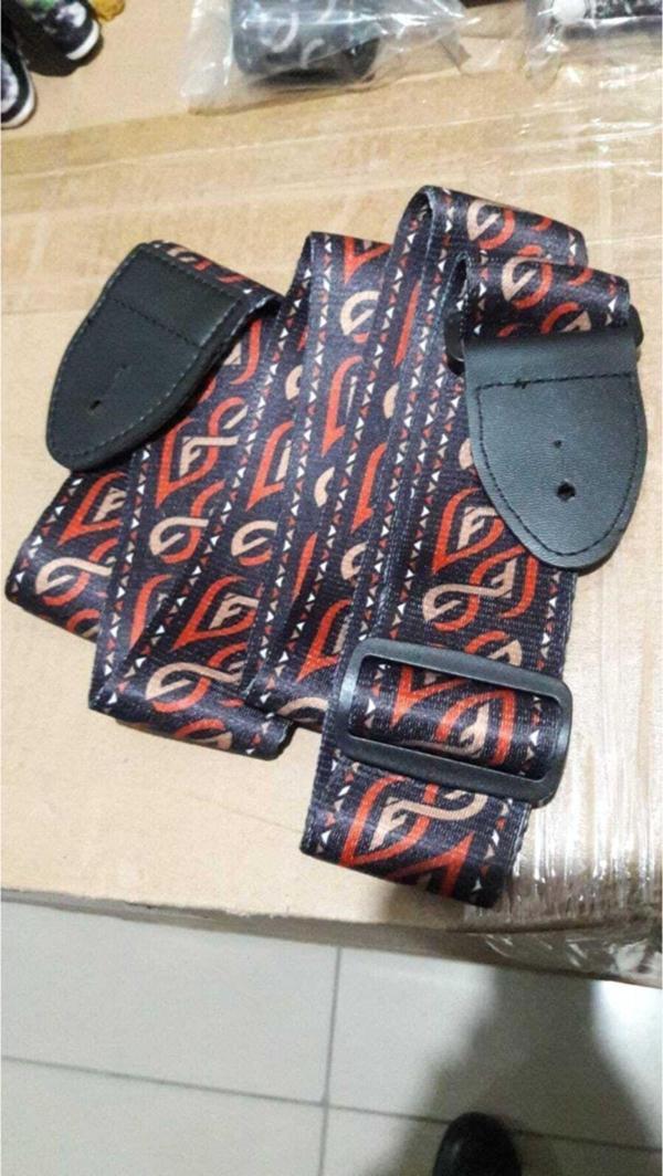 LAG Profesyonel Gitar Askı Kemeri Pena - Image 1