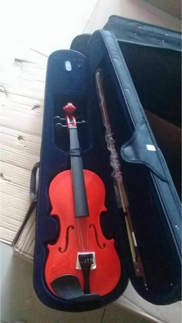Valeria 4/4 Tam Boy Kırmızı Renk Keman Seti-Keman-Kılıf-Yay-Reçine - Image 1