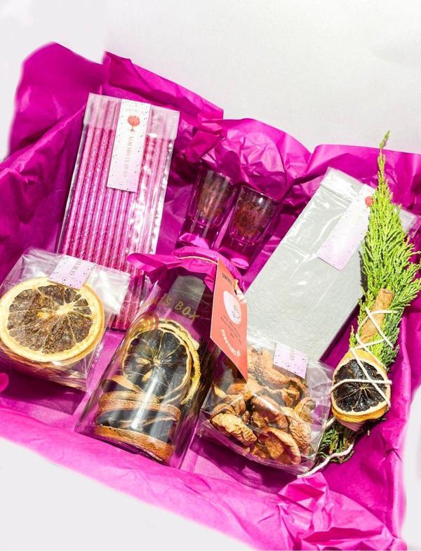 Guruyemiş Box Pembe Parti Kutusu Ve Kokteyl Hazırlama Kiti Doğum Günü Sevgililer Günü Özelgün - Image 1