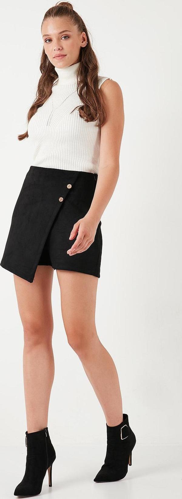 Lela Asimetrik Kışlık Scuba Süet Düğme Detaylı Slim Fit Bayan Şort Etek 5865968 SİYAH - Image 1