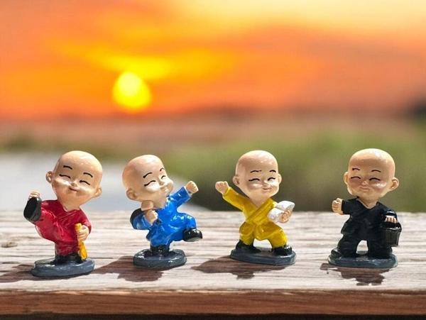 4 ADET KUNG FU KEŞİŞ DEKORATİF BİBLO NOEL SÜSLERİ YILBAŞI HEDİYELERİ VİTRİN DEKOR - Image 1