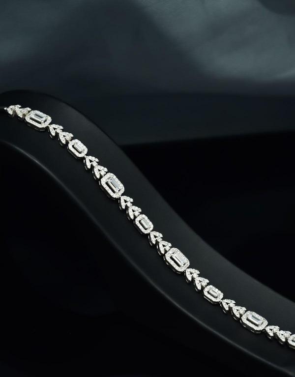 925 Ayar Gümüş Rodyum Kaplama Zirkon Baget Taşlı, Ok Figürlü Bileklik - Image 1