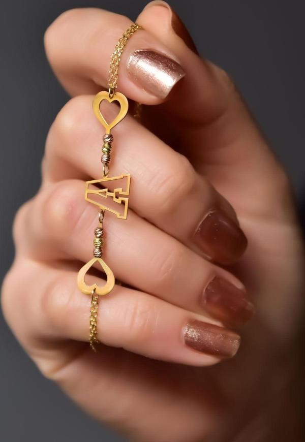 925 Ayar Gümüş Gold Kaplama Dorika Toplu Parlayan Aşkın Harfi Bileklik - Image 1