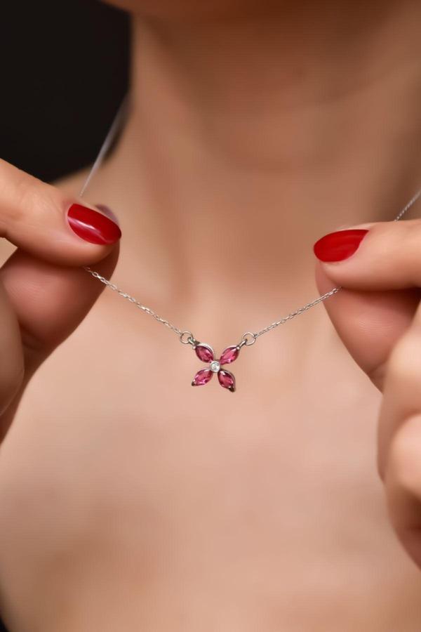 925 Ayar Gümüş Rodyum Kaplama Fuşya Zirkon Taşlı Plumeria Kolye - Image 1