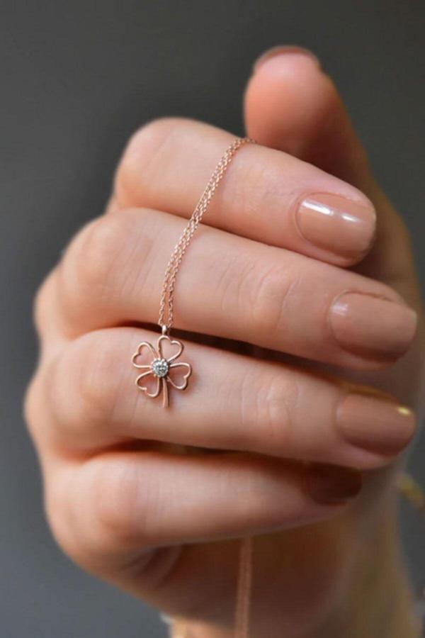 Kadın Tektaşlı Yonca Model Rose Kaplama 925 Ayar Gümüş Kolye - Image 1