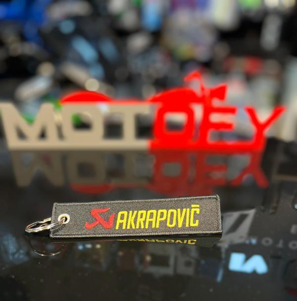 AKROPOVİC ÖRME KUMAŞ DOKUMA ANAHTARLIK - Image 1