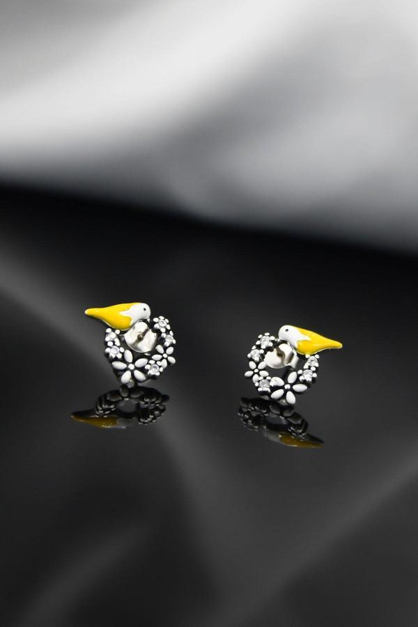 925 Ayar Gümüş Rodyum Kaplama Mineli Çiçekli Kuşlu Çivili Küpe - Image 1