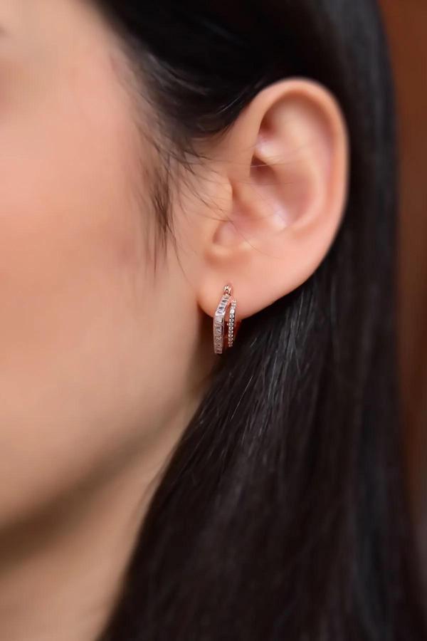 925 Ayar Gümüş Rose Kaplama Çift Kare Halka Baget Taşlı Tamtur Küpe - Image 1