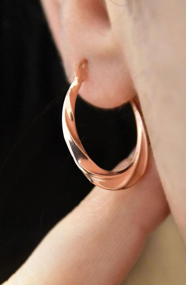 925 Ayar Gümüş Rose Kaplama Elips Çizgili Geçişli Halka Küpe - Image 1