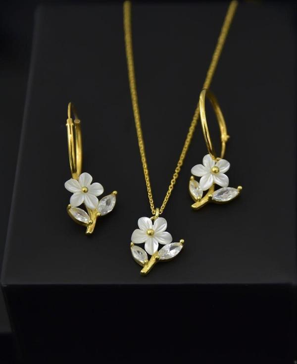 925 Ayar Gümüş Altın Kaplama Manolya Çiçeği Kolye Küpe Set - Image 1