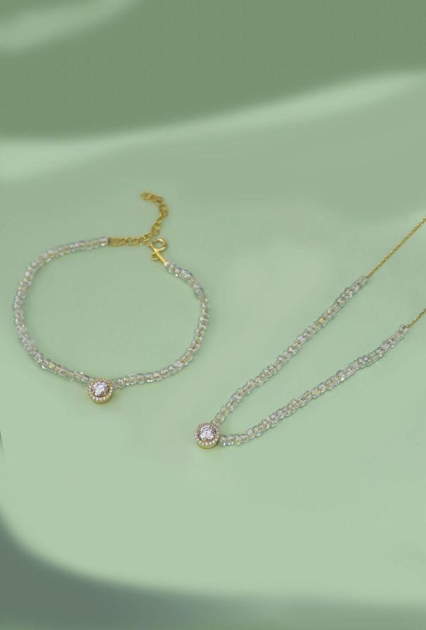 925 Ayar Gümüş Gold Kaplama Beyaz Boncuklu, Tek Taşlı Bileklik ve Kolye Set - Image 1