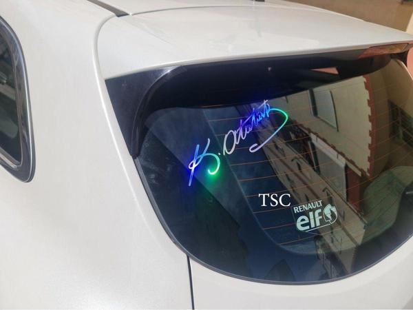 20cm Araba Arka Cam Hologram Renk Atatürk Imzası Imza Renkli Folyo Etiket - Image 1