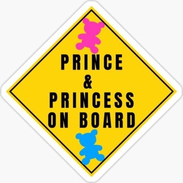 Arabada Prens ve Prenses Var Sticker oto Etiket 18cm MD6 - Image 1