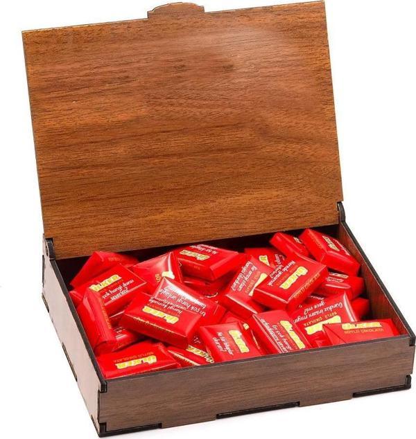 Sevdiklerinize Özel Ahşap Hediye Kutusunda 40 Adet Napoliten Çikolata - Image 1