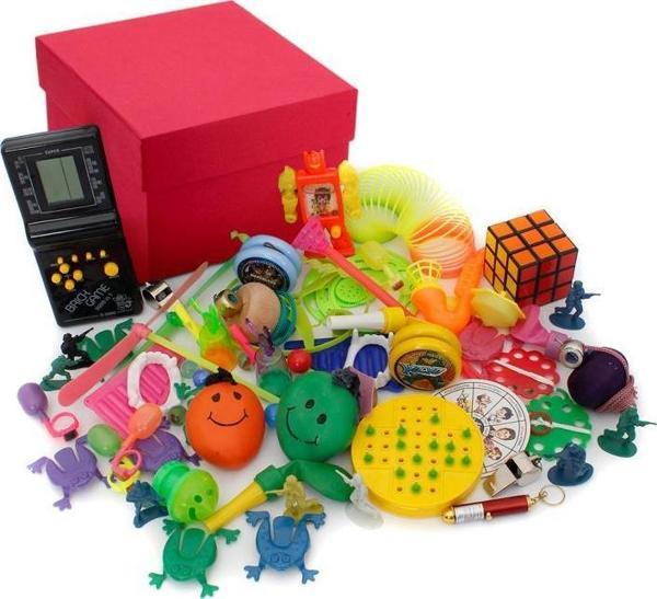 Sevgililer Günü Nostaljik Özel Kırmızı Oyuncak Kutusu Siyah Tetrisli - Image 1