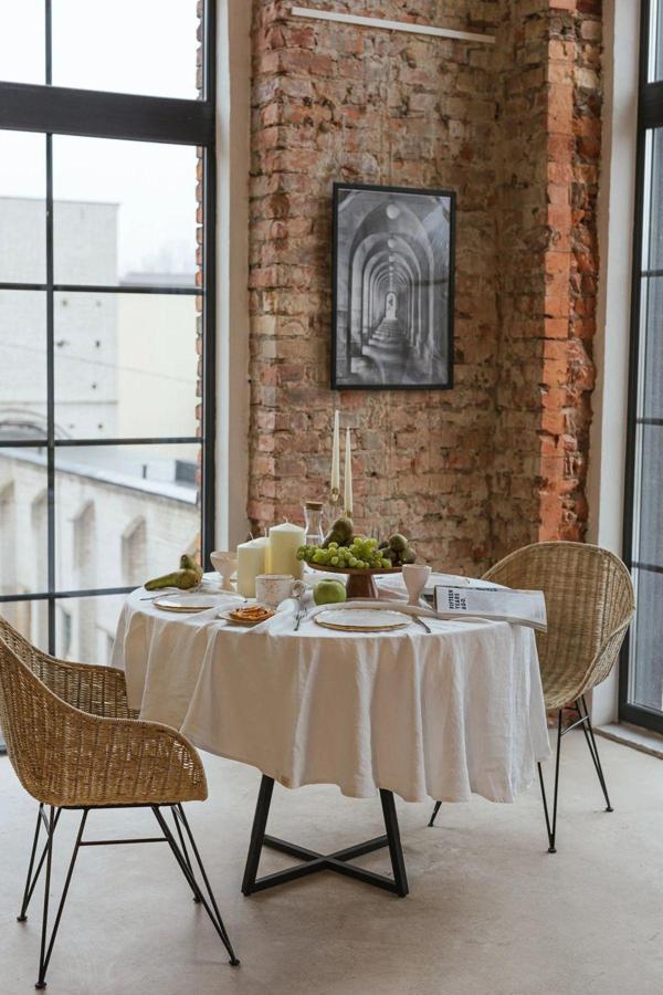 Wellstil Doku | Yuvarlak Ham Keten Masa Örtüsü 130 X 130 Cm - Image 1