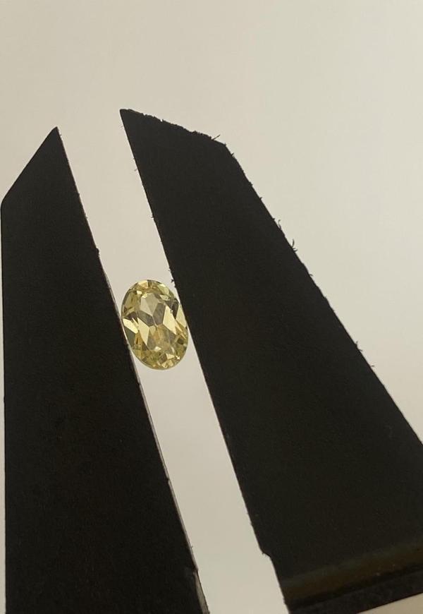 Faset Kesim Beyaz Safir Taşı 1 Karat - Image 1