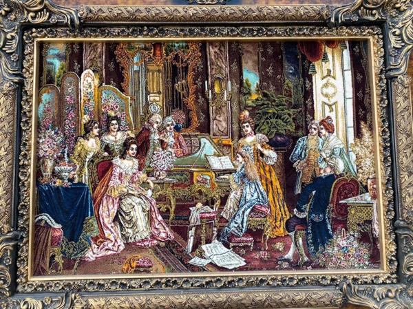 Fransız Aile Toplantısı Temalı İran Tebriz Halı Tablo 123x93 cm - Duvar Halı Kilim Tablo  - Image 1