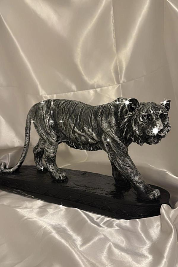 Jaguar Aslan Kaplan Biblosu Büyük Boy Ayakta - Image 1
