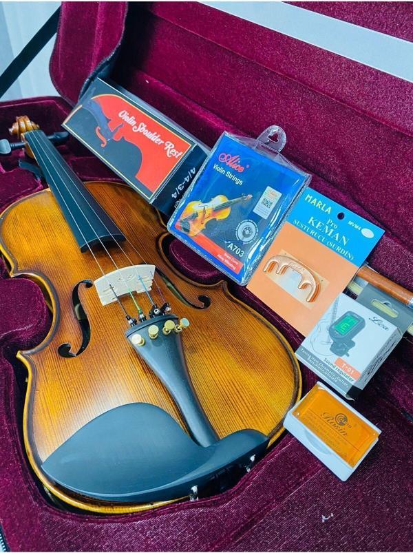 GMC MUSIC STORE Bardsen Bv44900 4/4  Tam Boy Masif Ağaç Keman Seti (Yastık,Yedek Tel,Akort Aleti,Susturucu,Reçine) - Image 1
