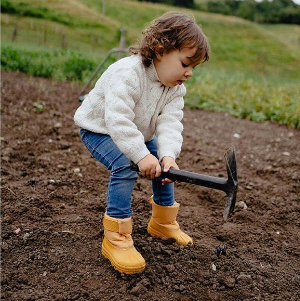 İgor Neu Çocuk Unisex Bot - Image 1