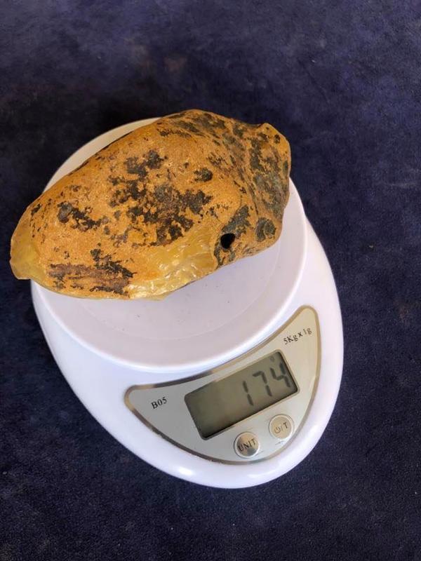 Baltık Doğal Kaya Damla Kehribar Faturalı 174 Gram - Kaya Damla Kehribar Taş - Image 1