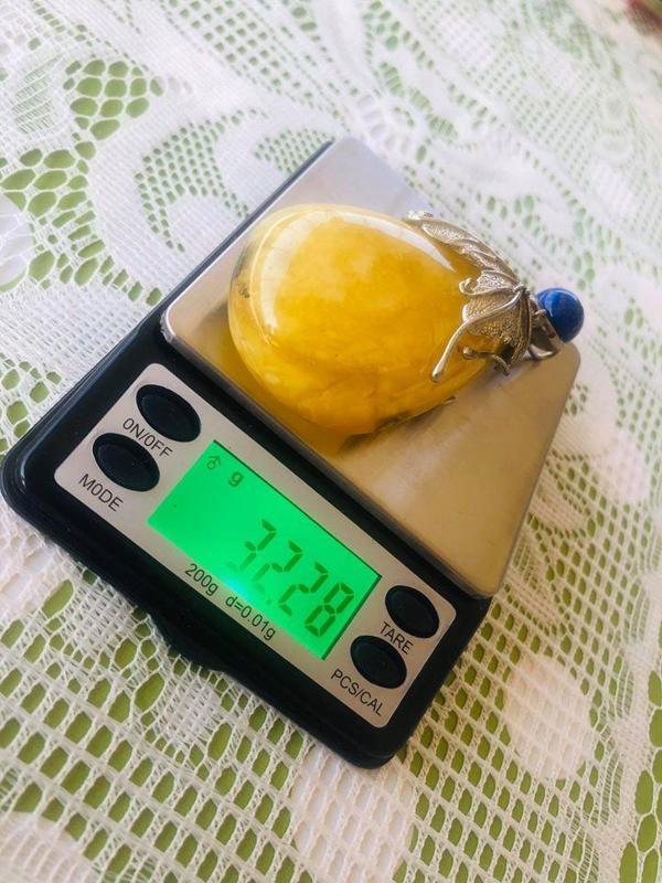 DOĞAL KAYA DAMLA KEHRİBAR LAPİS LAZULİ TAŞLI KOLYE UCU 32,28 Gram - Image 1