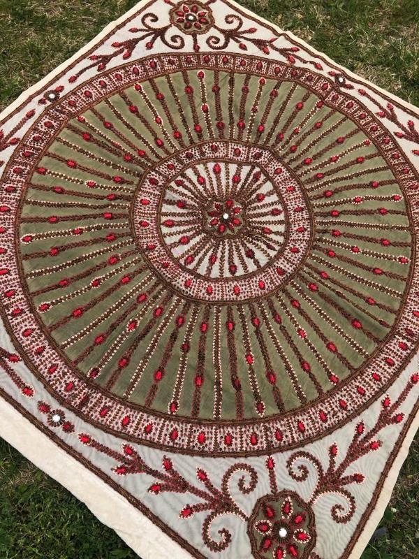 El İşi Otantik İşlemeli Boncuklu Taşlı Tel Kırma Masa Örtüsü 105x98cm 018 - Image 1
