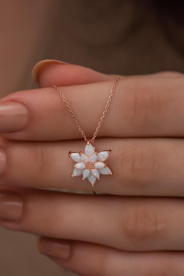 925 Ayar Gümüş Beyaz Doğal Opal Taşlı Lotus Kolye - Image 1