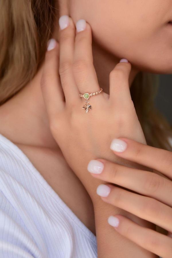 925 Ayar Gümüş Yeşil Ay Taşlı Çınar Motifli Ayarlanabilir Kadın Yüzük - Image 1