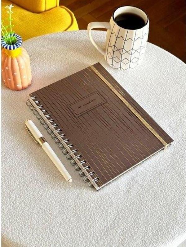 Victorias Journals Sert Kapaki Spiralli Defter 17x24 cm 90 gr . 96 Yaprak Çizgili - Image 1