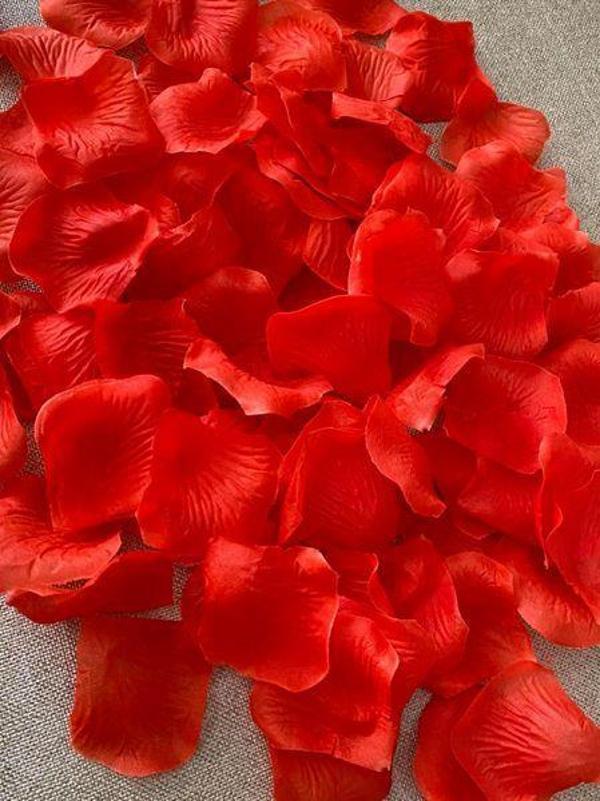 Yapay Kırmızı Gül Yaprağı 5x5cm 96 Adet - Yapay Gül Yaprak - Image 1