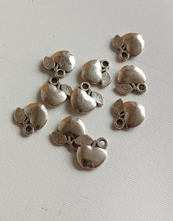 Elma Metal Çinko Alaşım Kolye Ucu 11x2mm 10 Adet Gri - Image 1