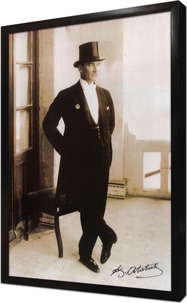 Tablosan Atatürk Fransada Smokinli Pozu Çerçeveli Mdf Tablo - Image 1