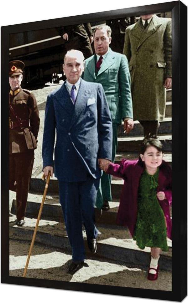 Tablosan Atatürk Ve Ülkü Hanım Çocukken Çerçeveli Mdf Tablo - Image 1