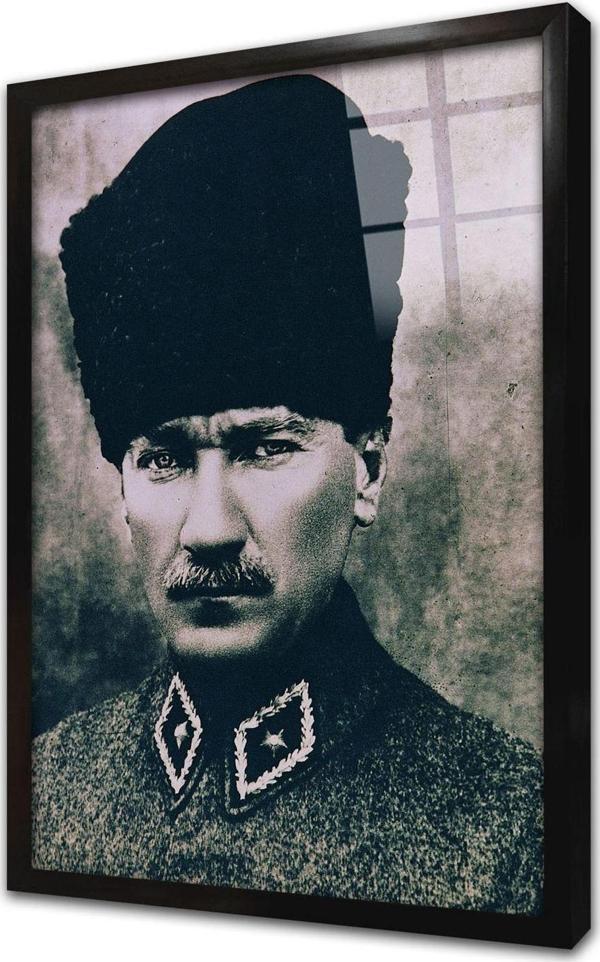 Tablosan Kalpaklı Atatürk Çerçeveli Cam Tablo - Image 1