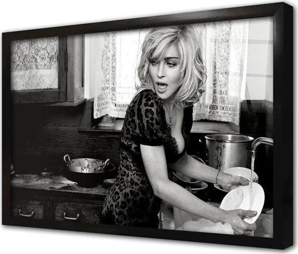 Tablosan Siyah Beyaz Madonna Çerçeveli Cam Tablo - Image 1