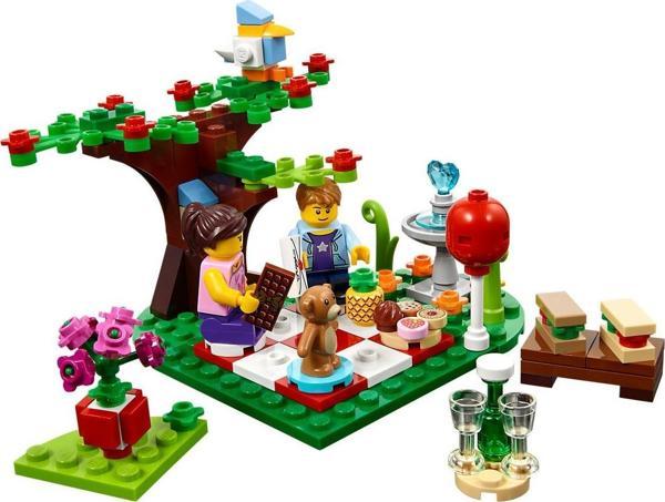LEGO Iconic 40236 Romantik Sevgililer Günü Pikniği - Image 1