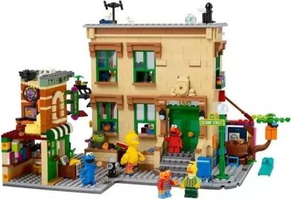LEGO Ideas 21324 123 Susam Sokağı +18 Yaş (1367 Parça) - Image 1