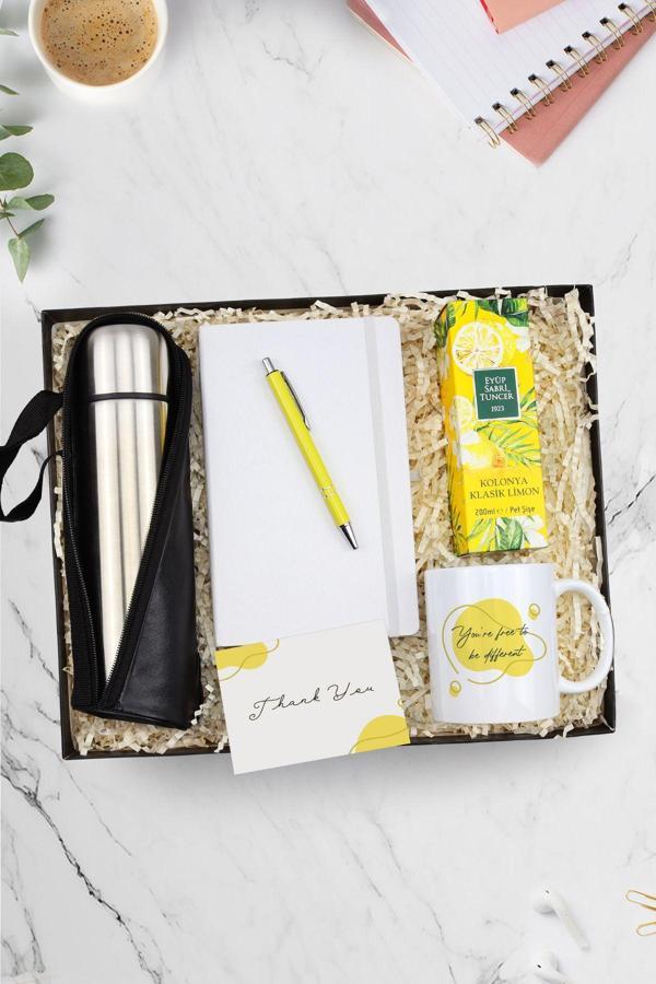 Trendmiya Gümüş Renk Çantalı Termos & Beyaz Defter & Sarı Tükenmez Kalem & Kupa & 200 Ml Kolonya Hediye Seti - Image 1