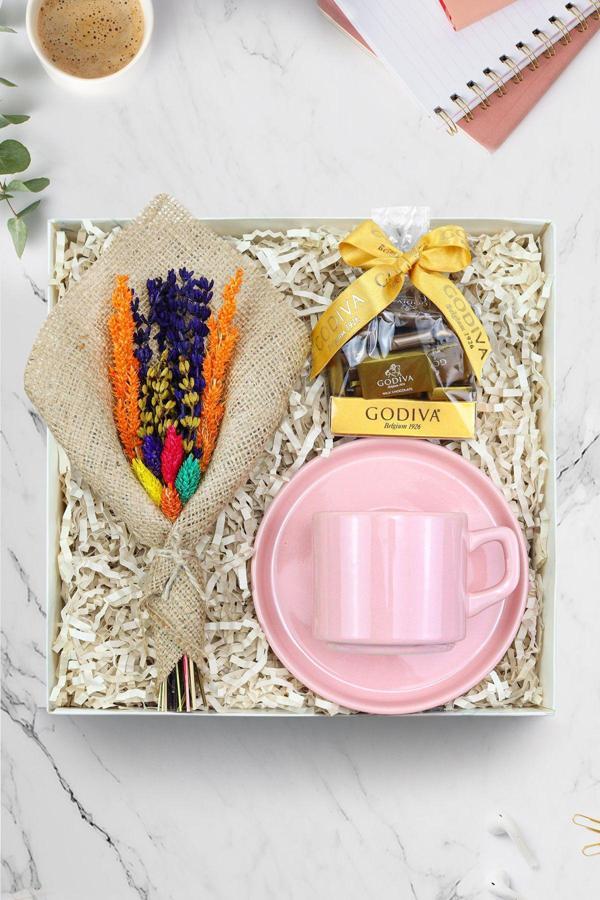 Trendmiya Pembe Fincan & Godiva Napoliten Çikolata & Canlı Sukulent Çiçek Hediye Seti - Image 1